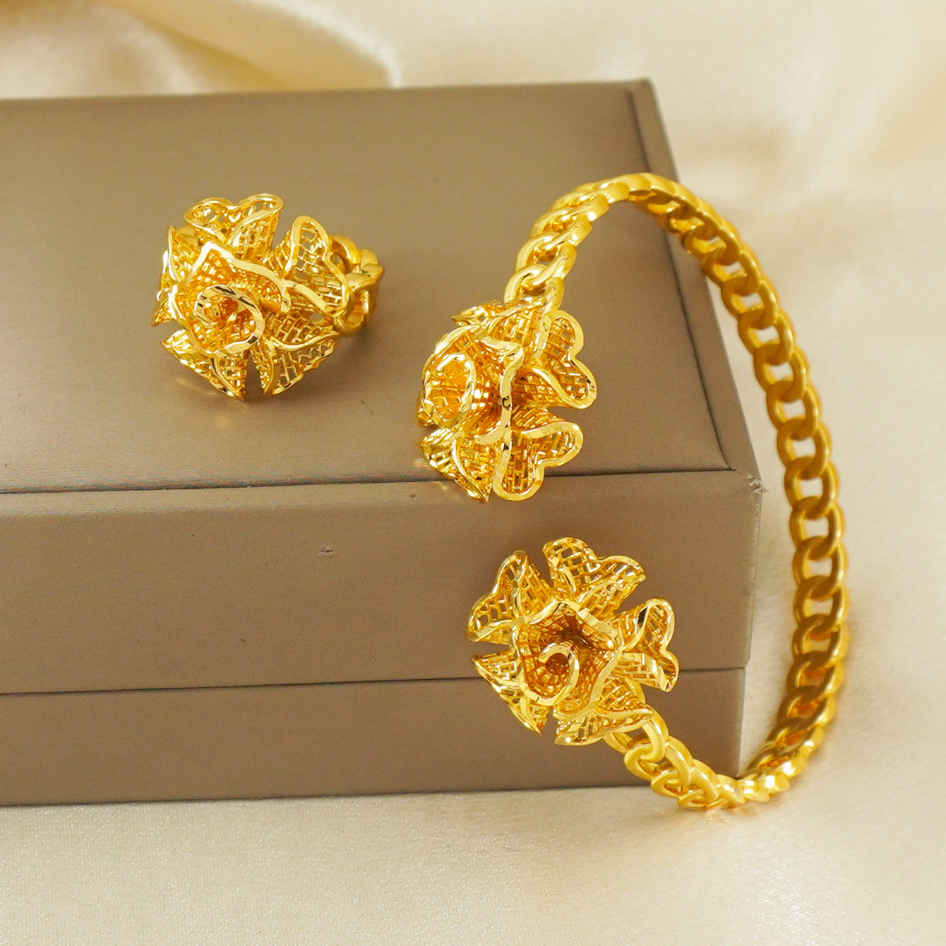 베스트셀러 금도금 구리 팔찌, 시계줄, 속이 빈 꽃무늬 - Best Jewelry Watches Women 리뷰 및 가격